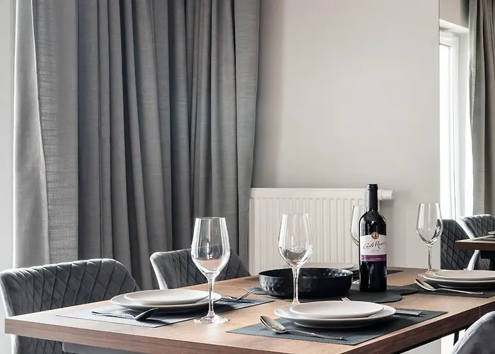 Prestige Suites, Parking - 55m2 - By Rentujemy شقة وودج